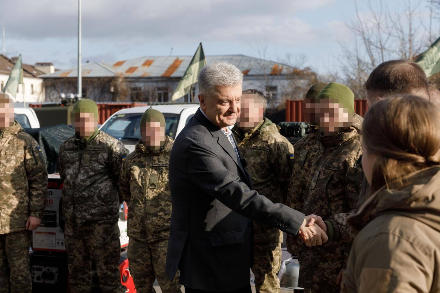 По "Орланам" и "Ланцетам" работают на все сто: Порошенко передал военным 10 комплексов "Ай-Петри"