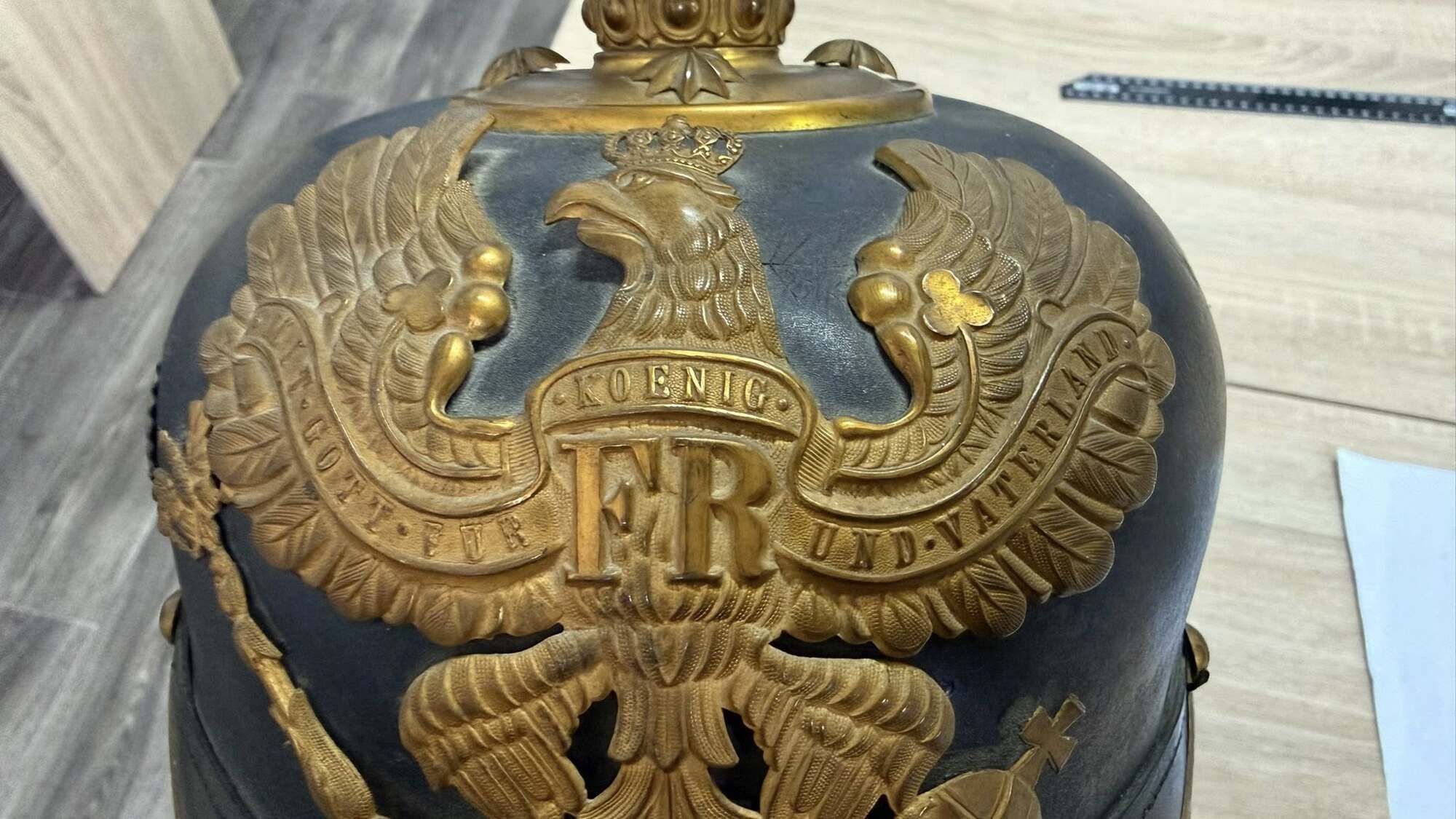 Из Украины пытались вывезти редкий шлем прусского офицера 1915 года. Фото