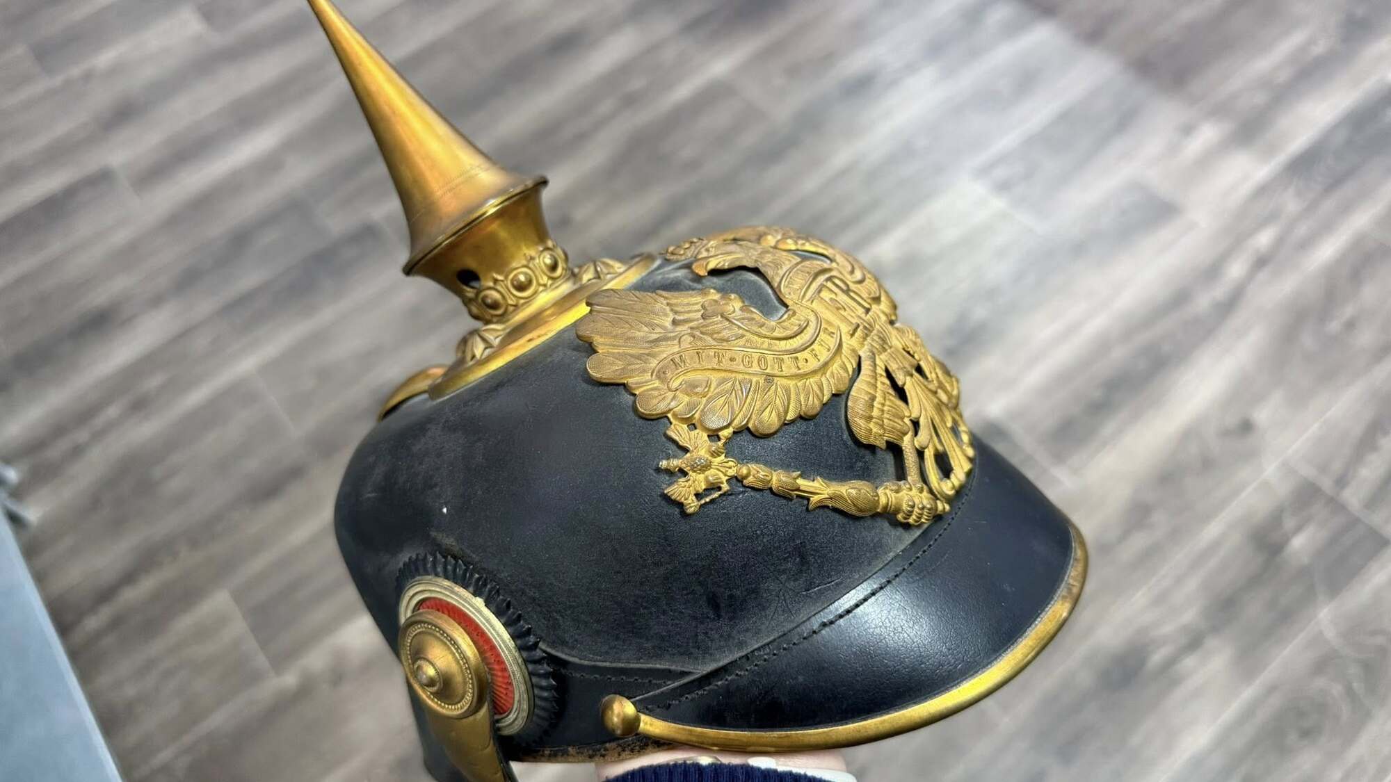 Из Украины пытались вывезти редкий шлем прусского офицера 1915 года. Фото