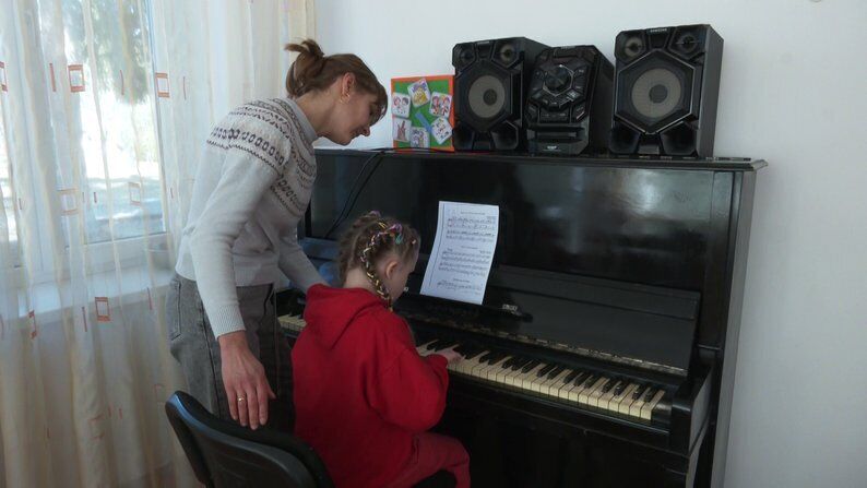 "Дітей викидають на вулицю!" На Рівненщині хочуть ліквідувати спецшколи: батьки у відчаї звернулися до президента