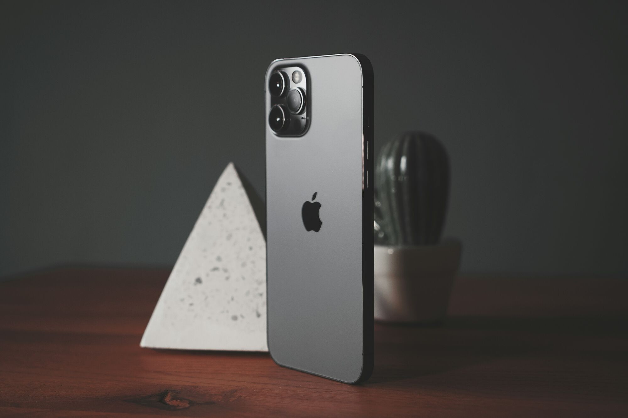 Как понять, что батарею iPhone пора менять: 9 признаков