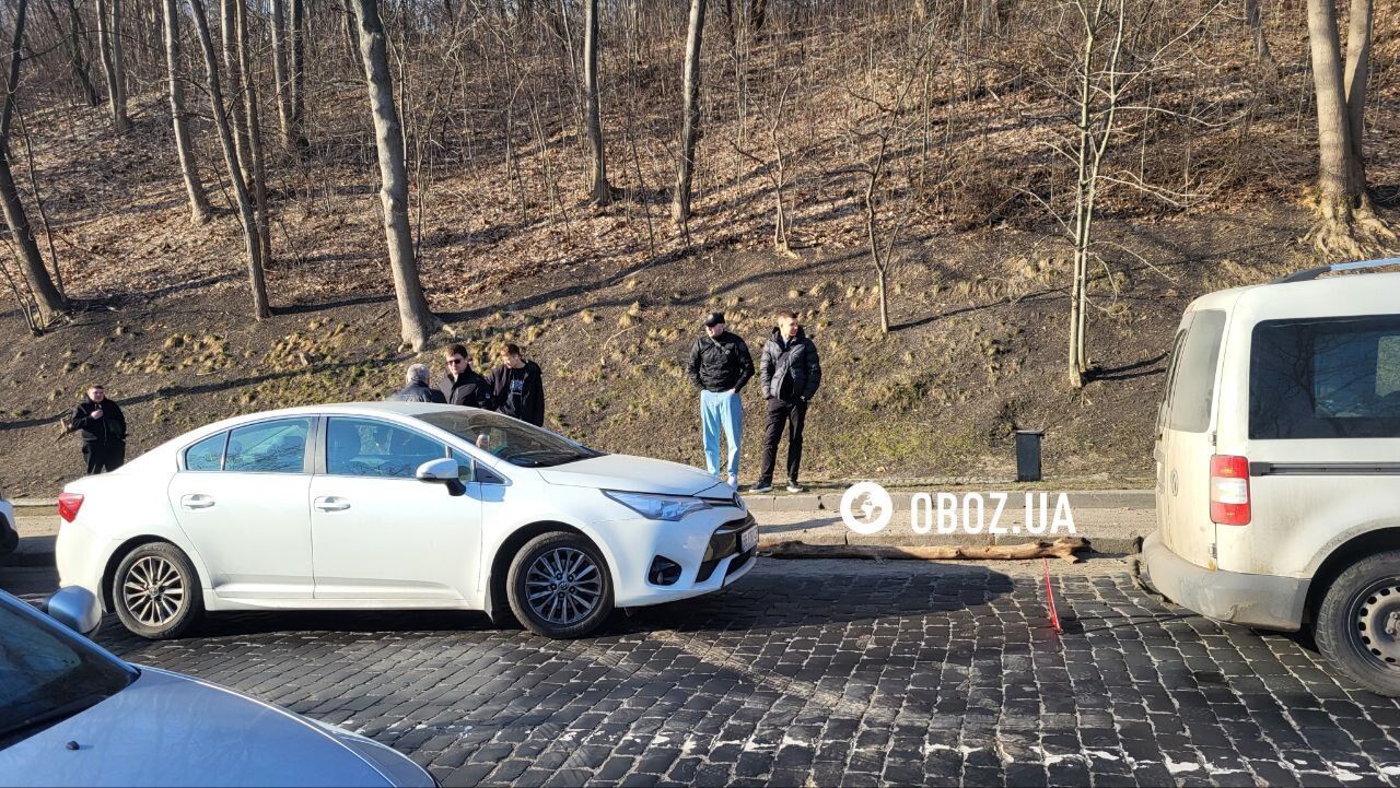 В Киеве два ДТП полностью заблокировали движение по Днепровскому спуску. Подробности, фото и видео
