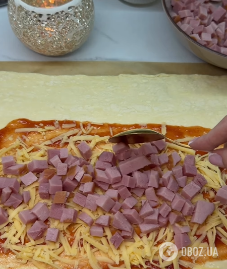 Ситний листковий пиріг з шинкою та сиром: готується елементарно