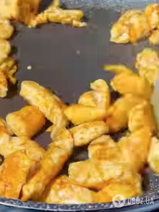 Салат из молодой капусты "Весенний" с вкусной заправкой: готовится блюдо элементарно