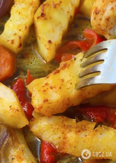 Вкусный запеченный картофель с голенями: рецепт сытного блюда для обеда