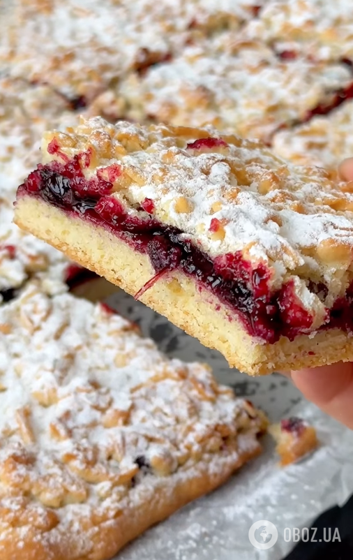 Ароматный тертый пирог по-новому: делимся рецептом лучшего домашнего угощения к чаю