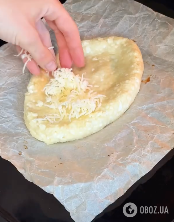 Ліниві сирні хачапурі за 15 хвилин: ділимося найлегшим рецептом смачної страви