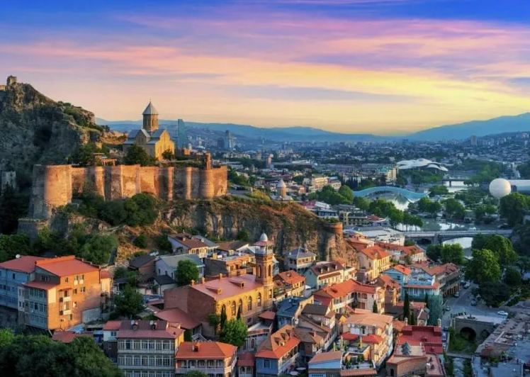 Можна спокійно їхати: які країни помилково вважають небезпечними