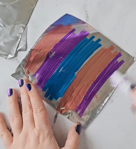 Потрібні лише маркери: як пофарбувати яйця на Великдень за 5 хвилин