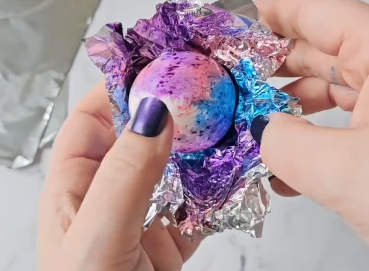 Потрібні лише маркери: як пофарбувати яйця на Великдень за 5 хвилин