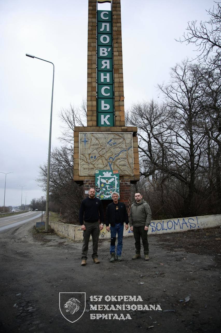 Шон Пенн пропустив церемонію "Оскар", але відвідав військових на Донбасі. Фото