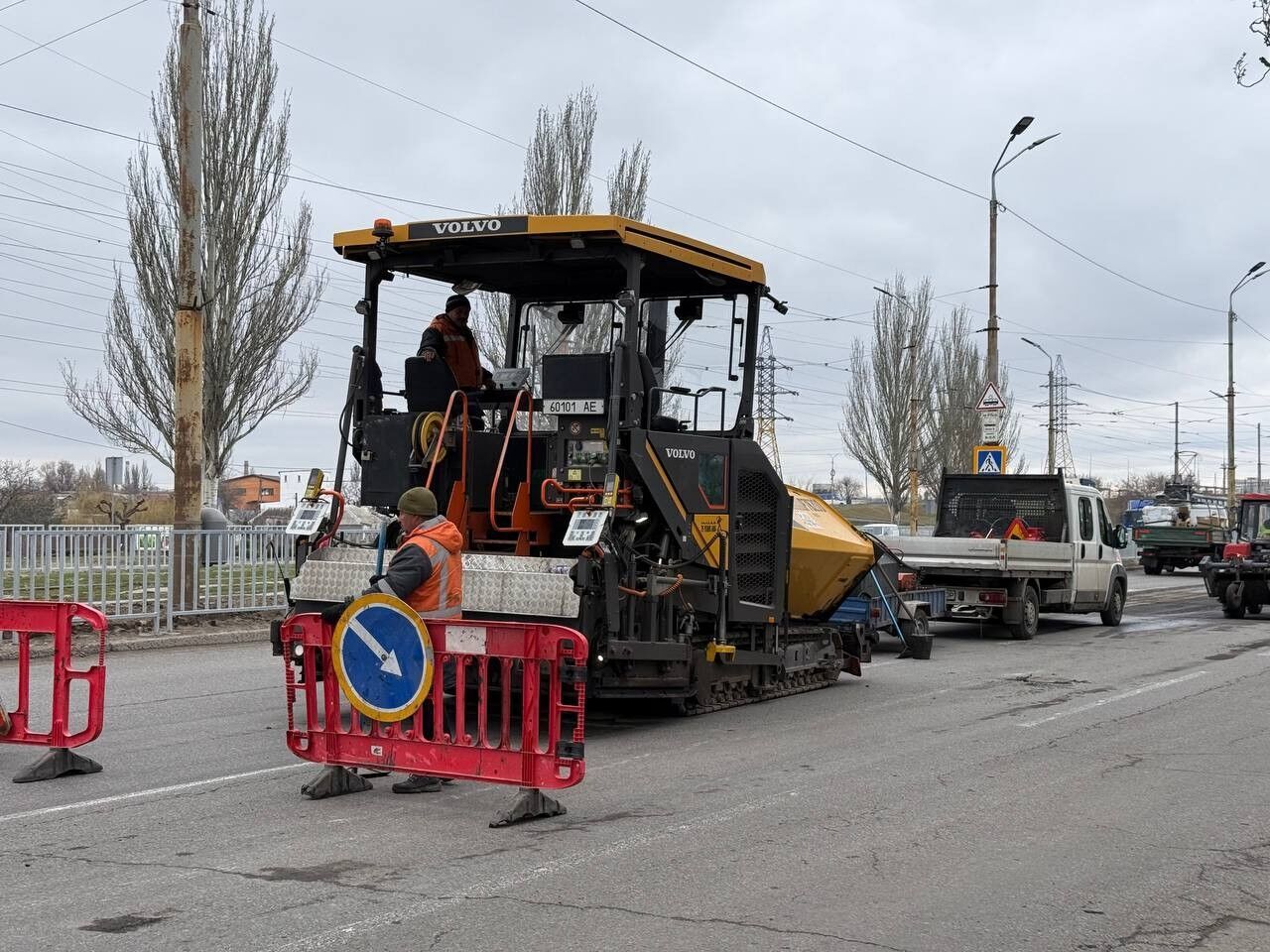 У Дніпрі після зими вже оновили понад 10 тисяч квадратних метрів доріг
