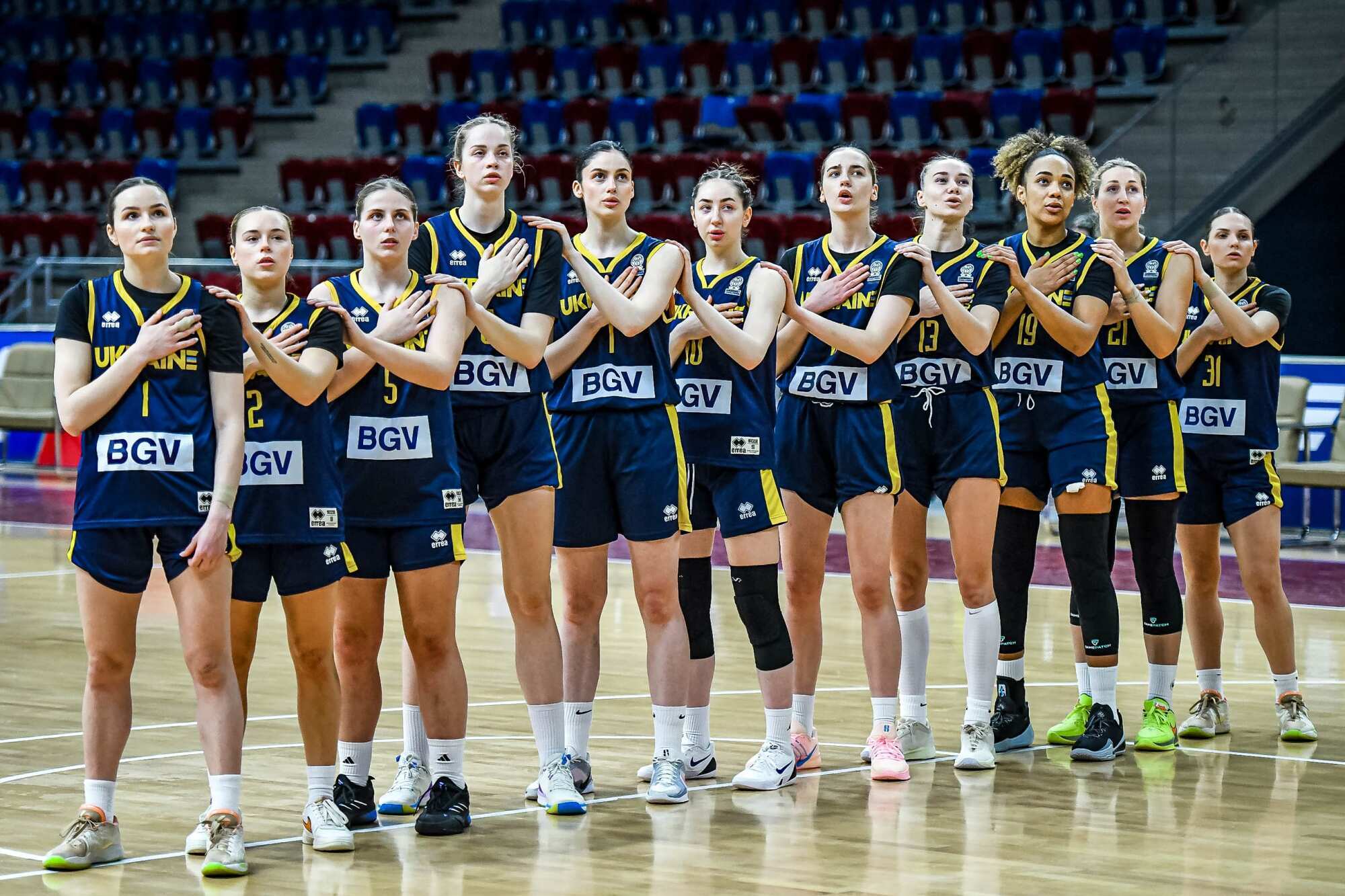 "Почему я должна знать русские песни?" Форвард Украины рассказала, как на финише отбора на ЧЕ-2027 выкручивались без капитана, а в Австрии нас приравнивают к РФ