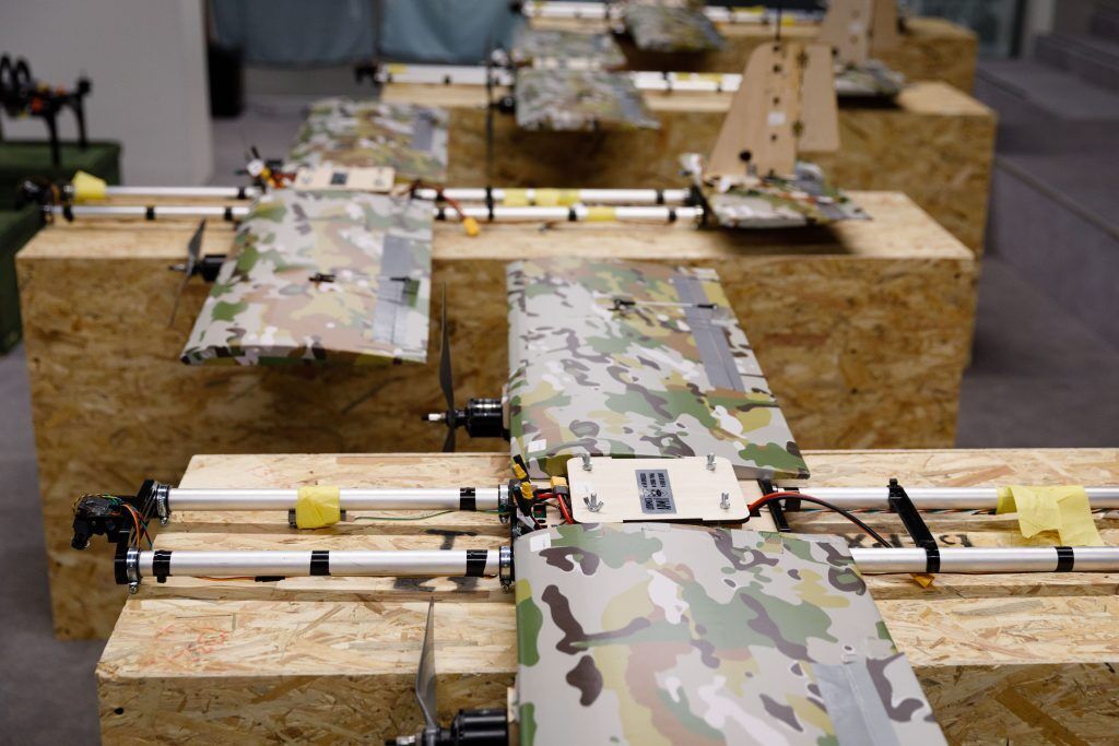 Підрозділи бригад, в яких служать Барна та Соляр, отримали дрони від Порошенка. Фото