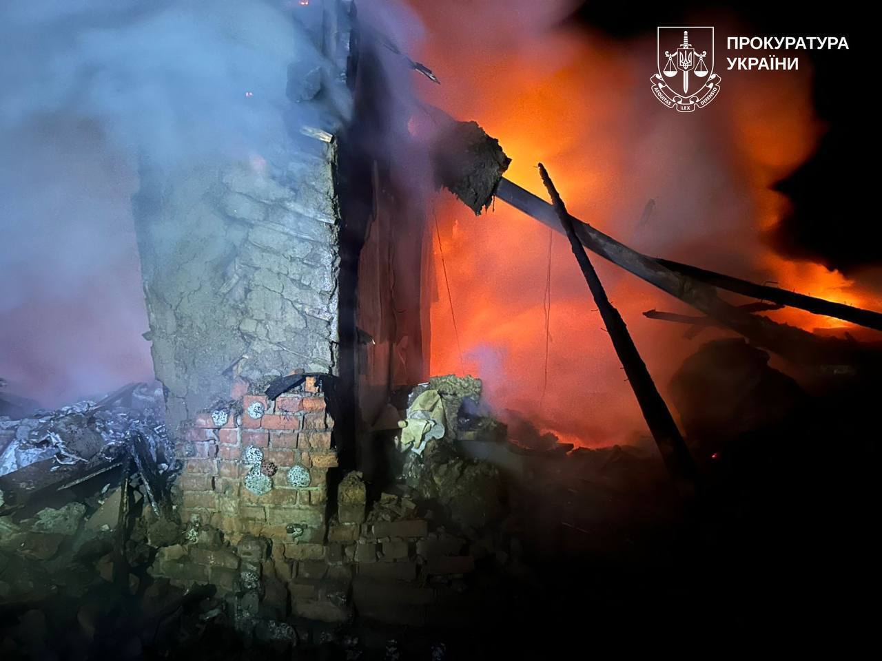 Оккупанты атаковали Золочев на Харьковщине: разрушен жилой дом, пострадали пять человек. Фото