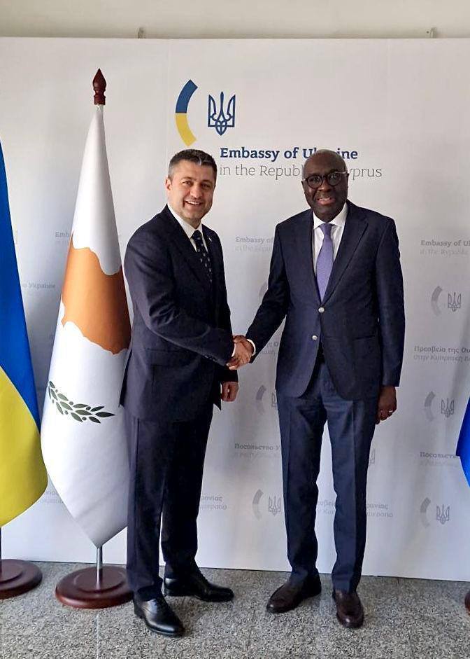 "Кипр, более полувека живущий с болью оккупации, понимает борьбу Украины". Интервью с послом Сергеем Нежинским