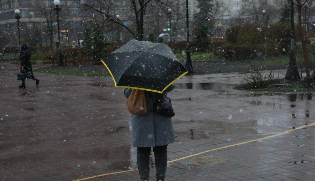 В Украину пришло похолодание с мокрым снегом: когда вернется тепло. Карта