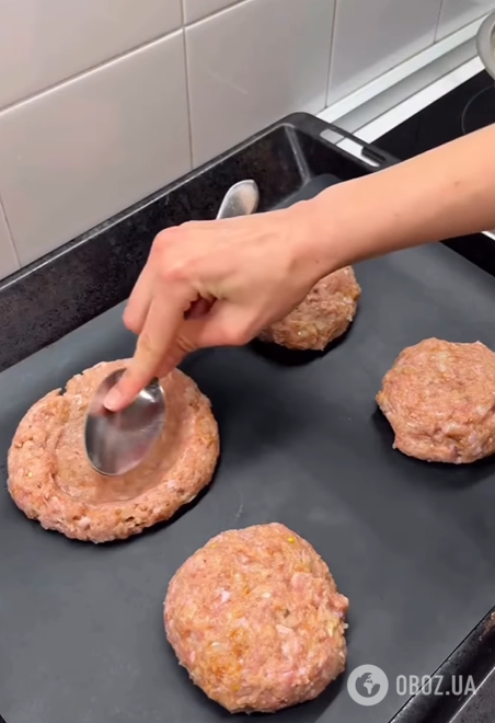 Соковиті котлети з фаршу у вигляді гнізд: запікаються в духовці