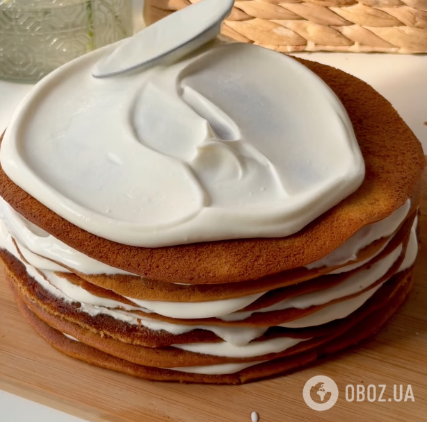 Ленивый "Медовик" на сковороде: делимся легким рецептом вкусного десерта