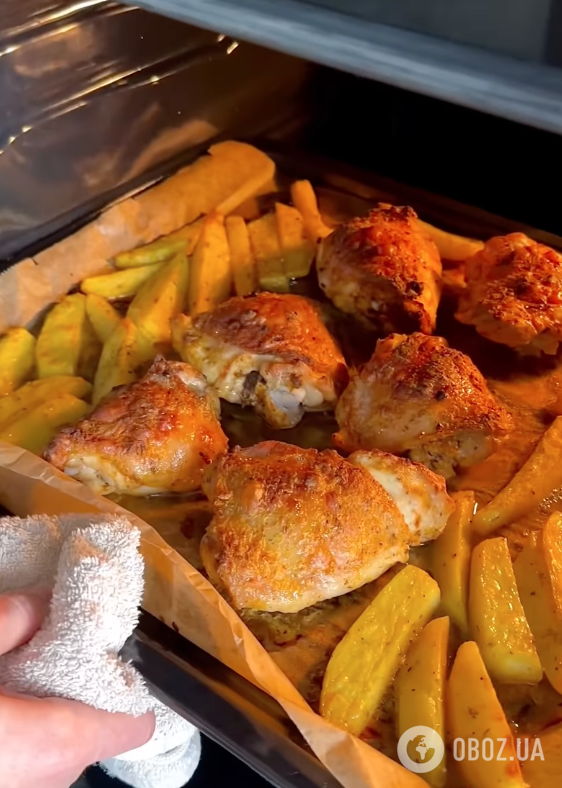 Как вкусно запечь картофель с куриными голенями для обеда: самый простой рецепт