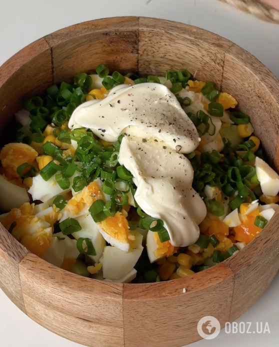 Весенний крабовый салат: рассказываем, что добавить в блюдо для свежести