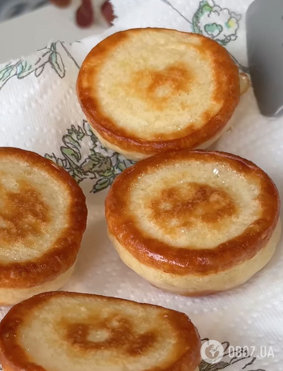 Пишні та легкі оладки на теплому кефірі: ділимося найкращим рецептом