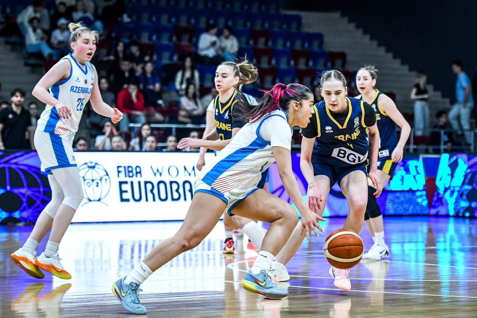 "Почему я должна знать русские песни?" Форвард Украины рассказала, как на финише отбора на ЧЕ-2027 выкручивались без капитана, а в Австрии нас приравнивают к РФ