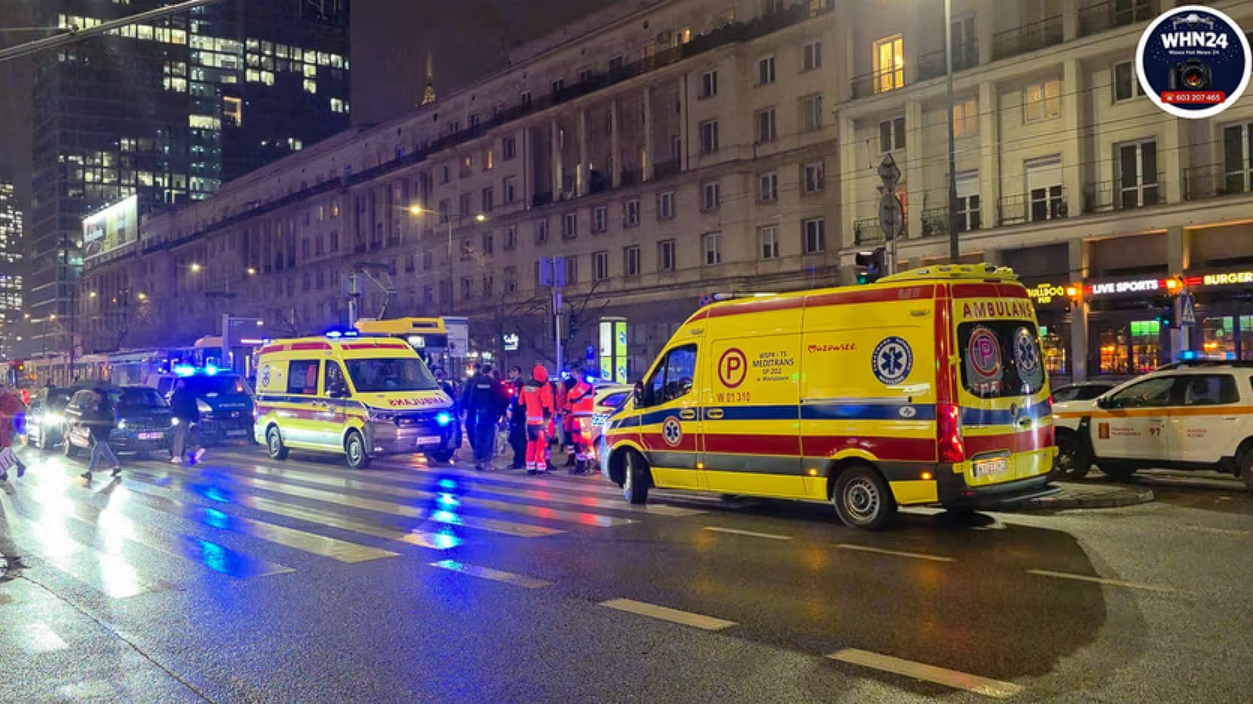 В Варшаве поляк с ножом набросился на украинца в трамвае: очевидцы укротили нападающего