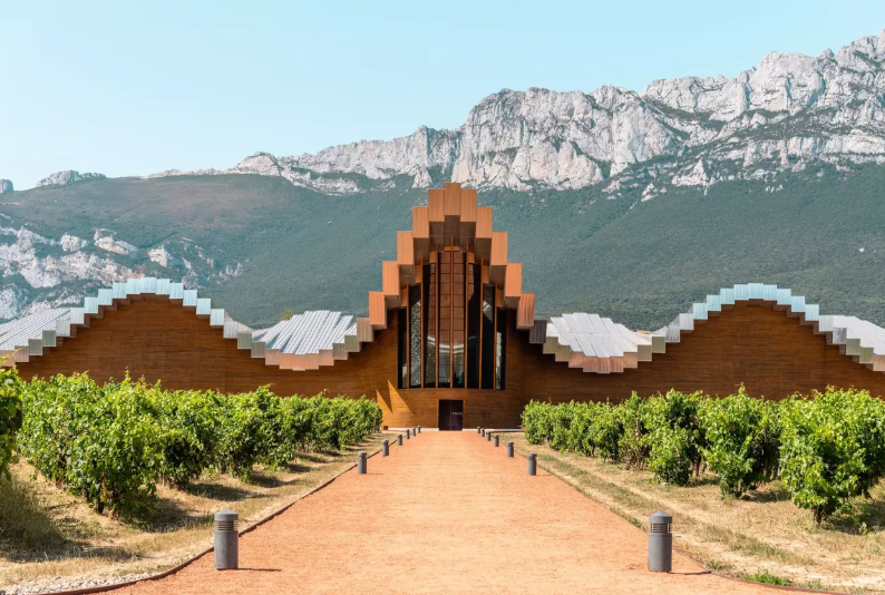 Несподівані місця для літнього відпочинку в Європі: топ 10