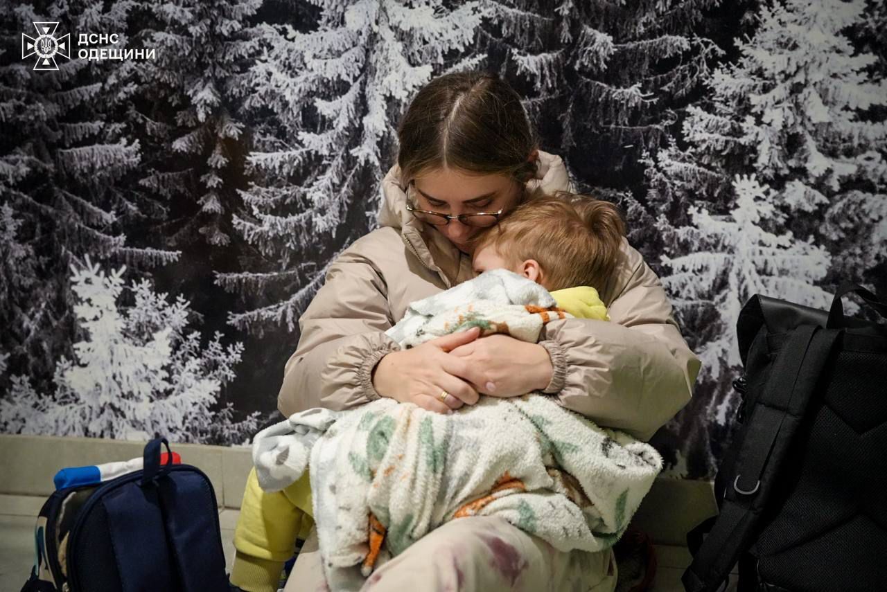 Оккупанты массированно ударили по Одессе: повреждены дома, есть пострадавшие. Фото