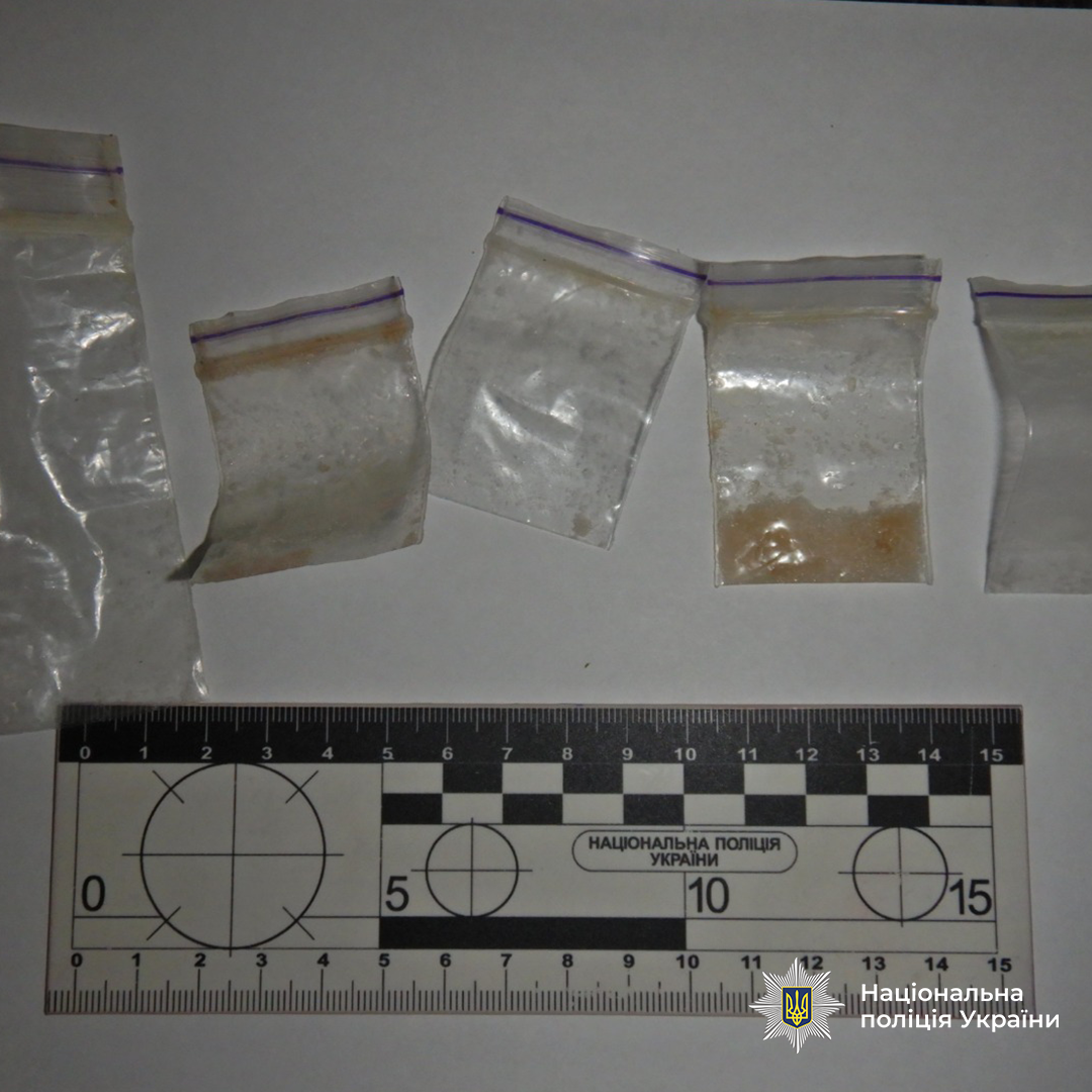 "Заробляли" 4,5 млн грн щомісяця: на Рівненщині викрили підпільну нарколабораторію з виготовлення метамфетаміну. Фото