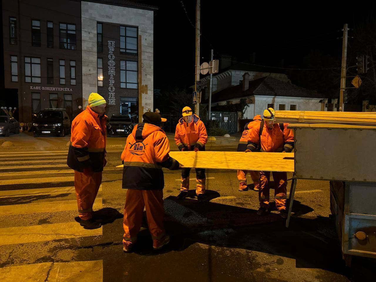 Оккупанты массированно ударили по Одессе: повреждены дома, есть пострадавшие. Фото