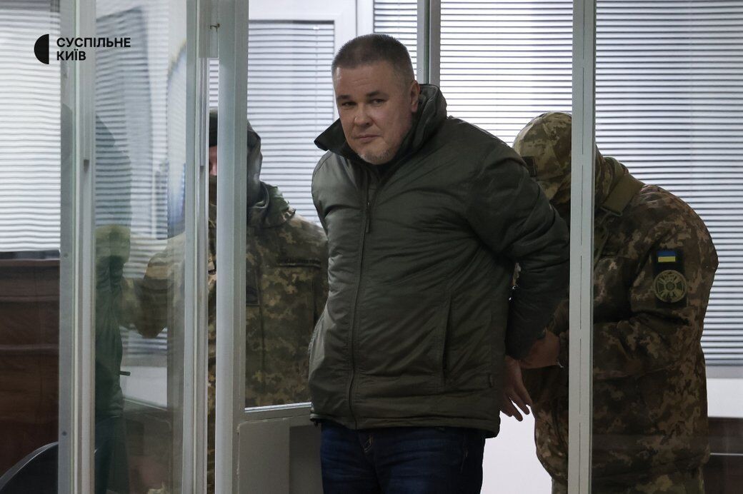 Хабарі й тиск на бізнес: які запобіжні заходи суд обрав високопосадовцям СБУ та посереднику