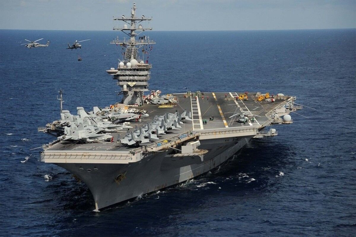 "Дух опору": Макрон оголосив назву і вартість нового гігантського атомного авіаносця Франції