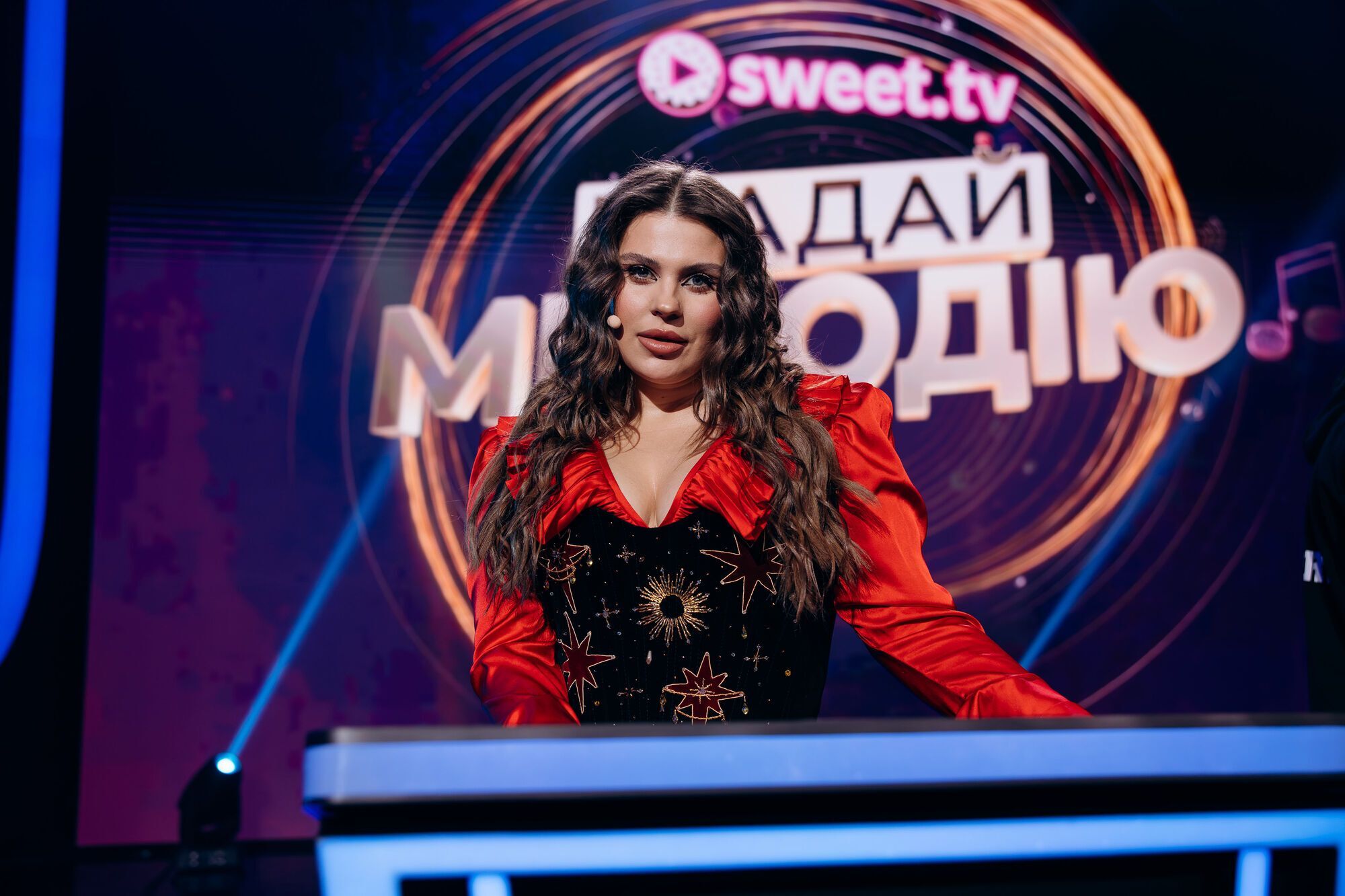 Прем'єра "Вгадай мелодію" на Sweet TV: зірки губляться у власних треках