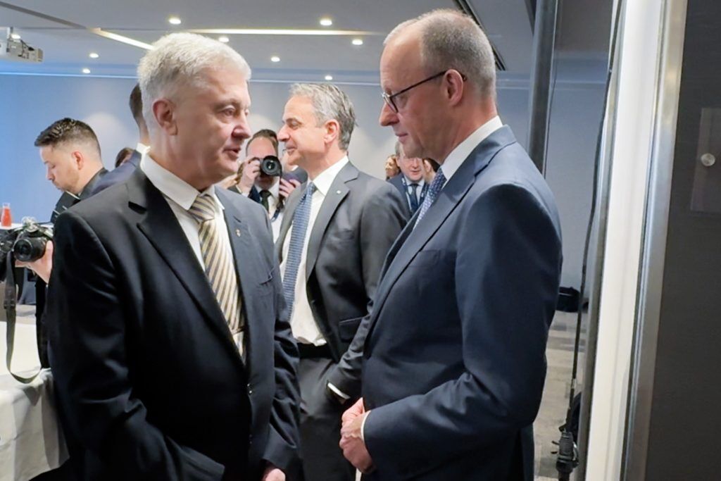 "Единственный способ": Порошенко сказал лидерам ЕНП, как остановить глобальное потрясение