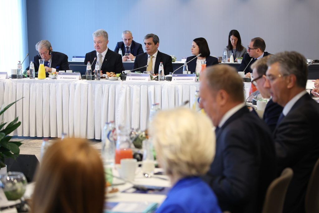 "Единственный способ": Порошенко сказал лидерам ЕНП, как остановить глобальное потрясение