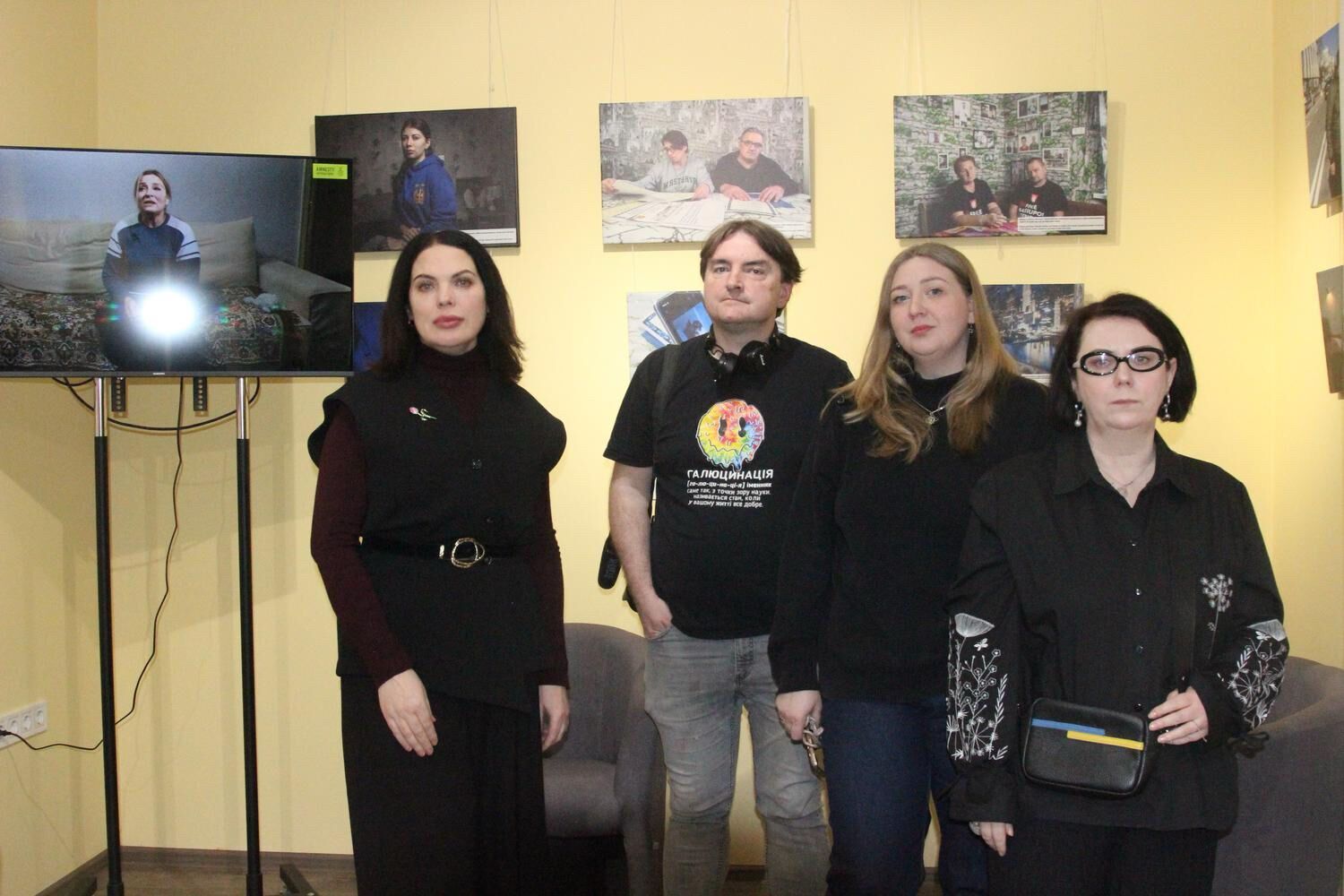 "Оглушлива тиша": у Вишгороді відкрили фотовиставку про українських військовополонених