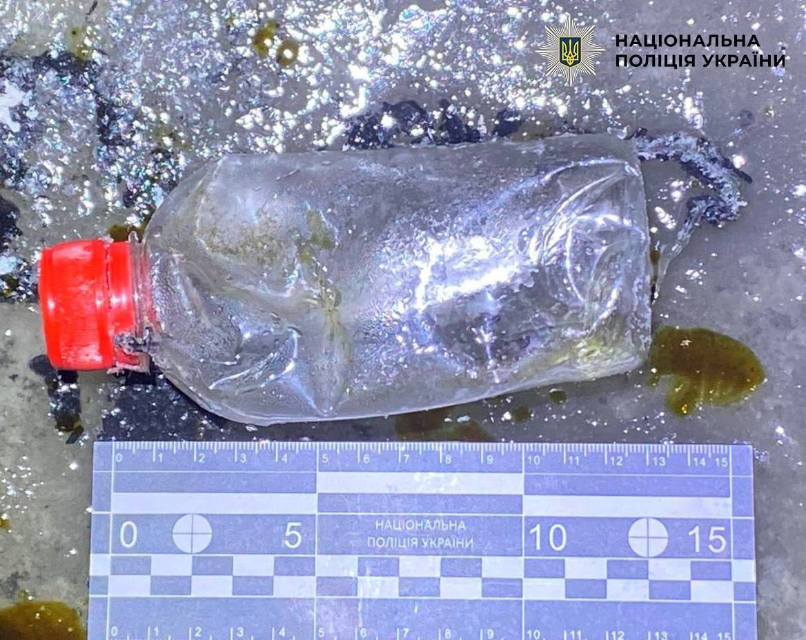 По заказу врага сожгли два авто военных и машину спасателя: в Киеве задержали четырех парней. Фото