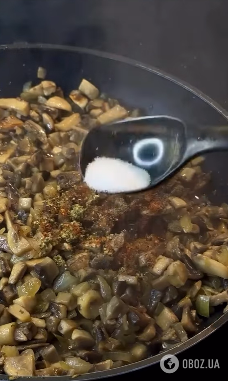 Ситний жульєн з грибами та куркою для обіду: як приготувати