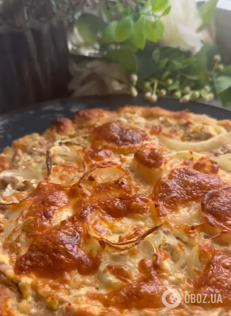 Домашня корисна піца з тунцем: основу зробіть із сирного тіста