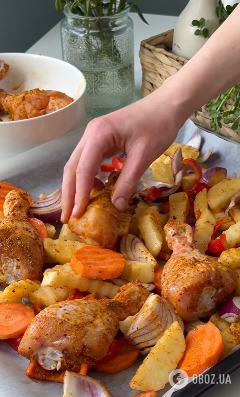 Як смачно запекти курячі гомілки з овочами в духовці: ідеальний варіант для вечері