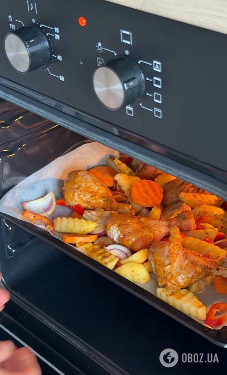 Як смачно запекти курячі гомілки з овочами в духовці: ідеальний варіант для вечері
