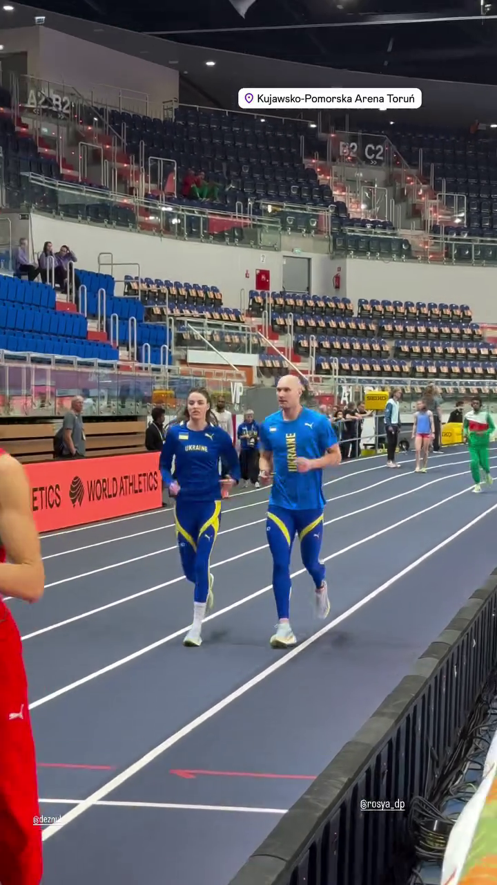 На камеру попало, что происходит с Магучих перед стартом чемпионата мира по легкой атлетике-2026 в Польше. Видео