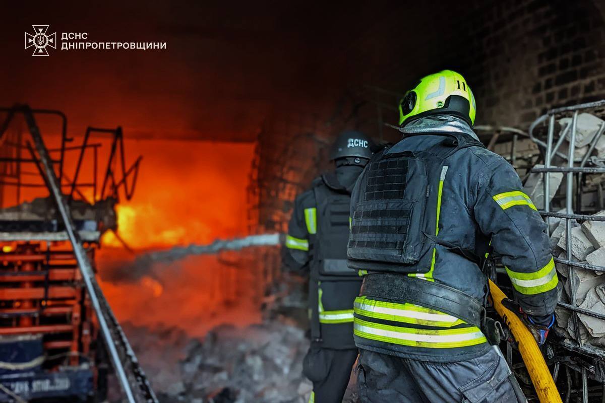 Окупанти атакували Дніпропетровщину: під завалами будинку загинув чоловік. Фото