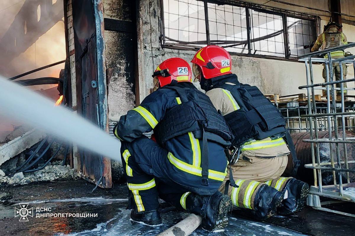 Окупанти атакували Дніпропетровщину: під завалами будинку загинув чоловік. Фото