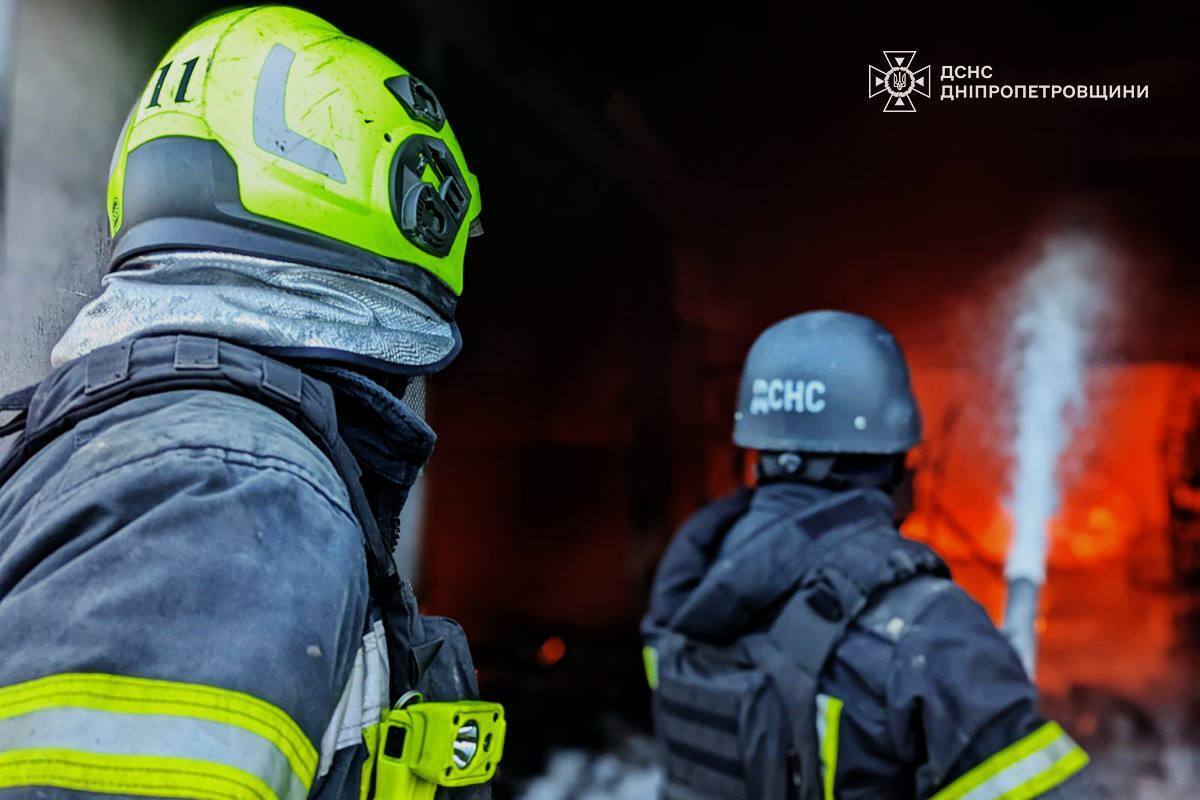 Окупанти атакували Дніпропетровщину: під завалами будинку загинув чоловік. Фото