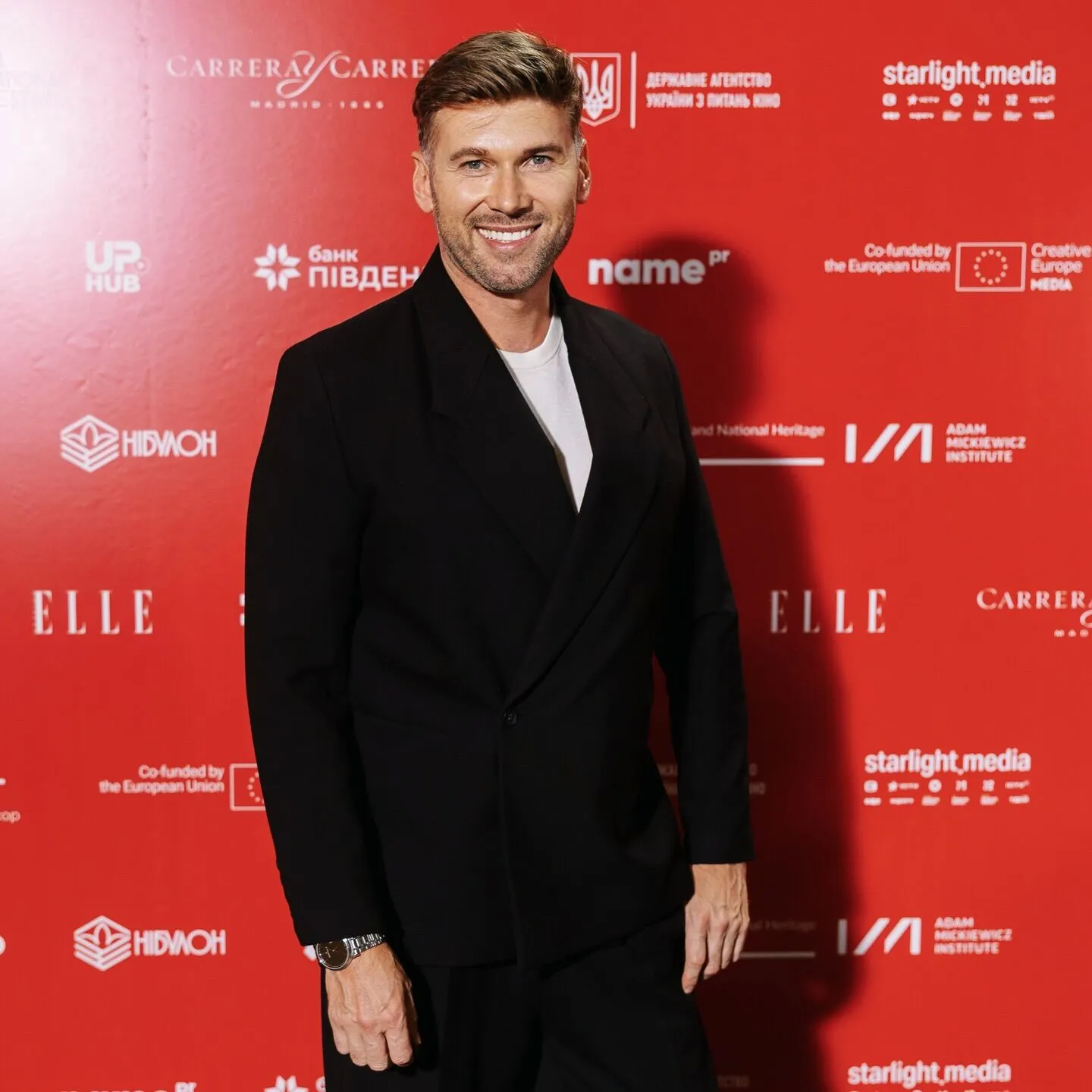 "Мисс Украина Вселенная" имеет секретную ню-съемку, а Зибров – плакат с прессом: звезды рассказали о своих интимных фото и кому их показывают