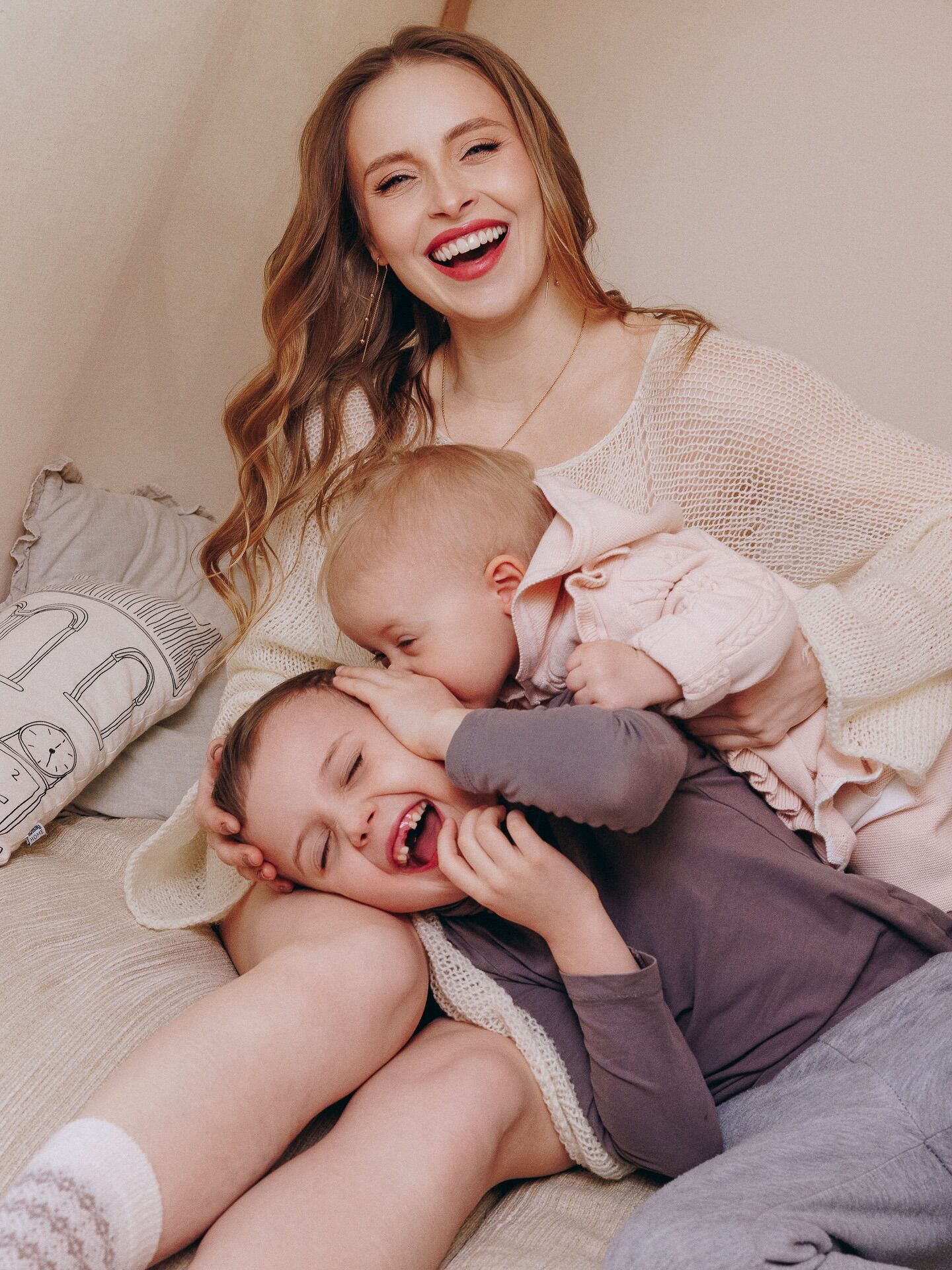 36-річна актриса Анна Сагайдачна стала багатодітною мамою: який вигляд мають всі діти зірки "Кріпосної"