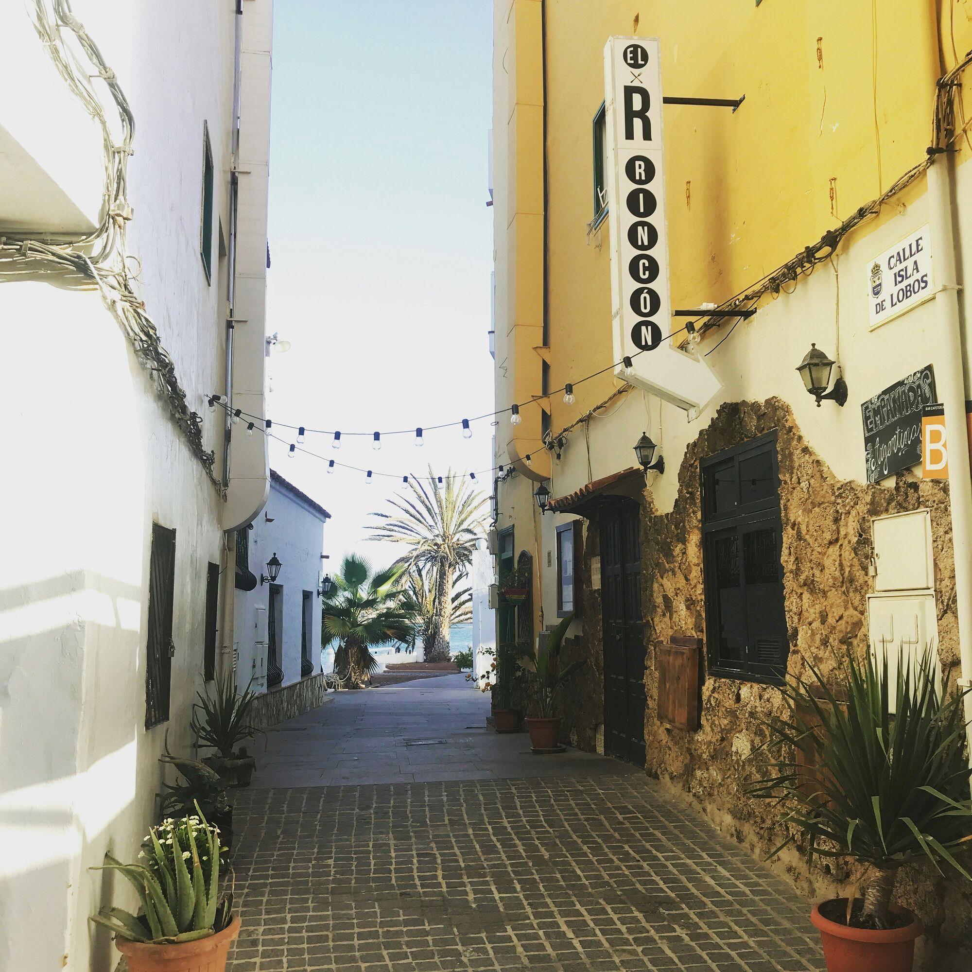 Райський курорт: туристам порадили сонячний острів для відпустки